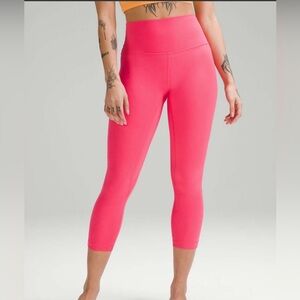 EUC: Lululemon Women’s Pink Align High Rise Crop 21” Leggings, size 6